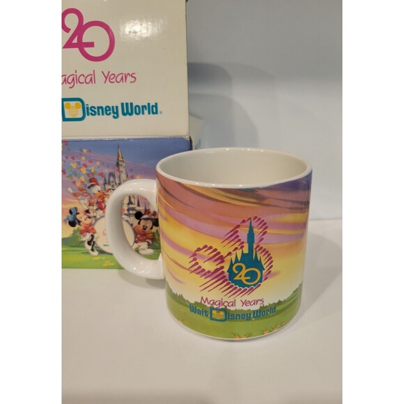 Vintage Walt Disney World 20 Year Anniversary Mug 1971-1991 Cinderella Castle - Picture 3 of 8